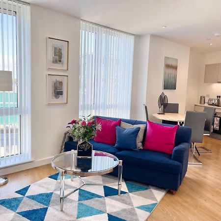 Urban Gateway Spacious Apartment With Free Parking Bracknell Exterior foto